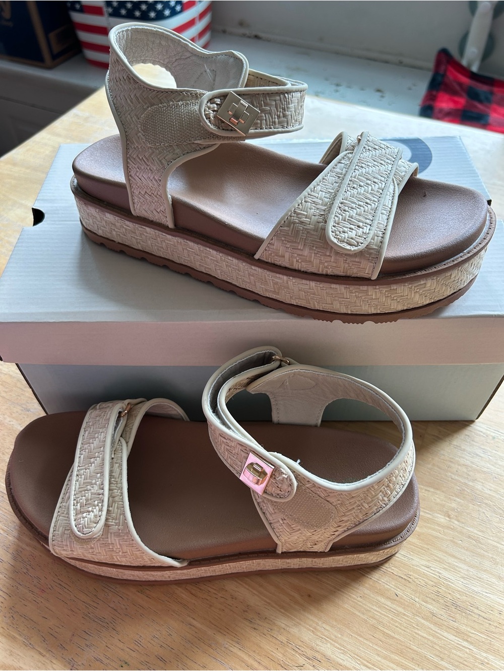 SO Loreen natural color adjustable platform sandals woman’s size 8.5 WM tan brow